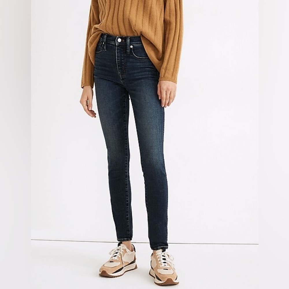 Madewell 10" High-Rise Marengo Wash Instacozy Edition
Skinny Jeans NC314 EUC 27
